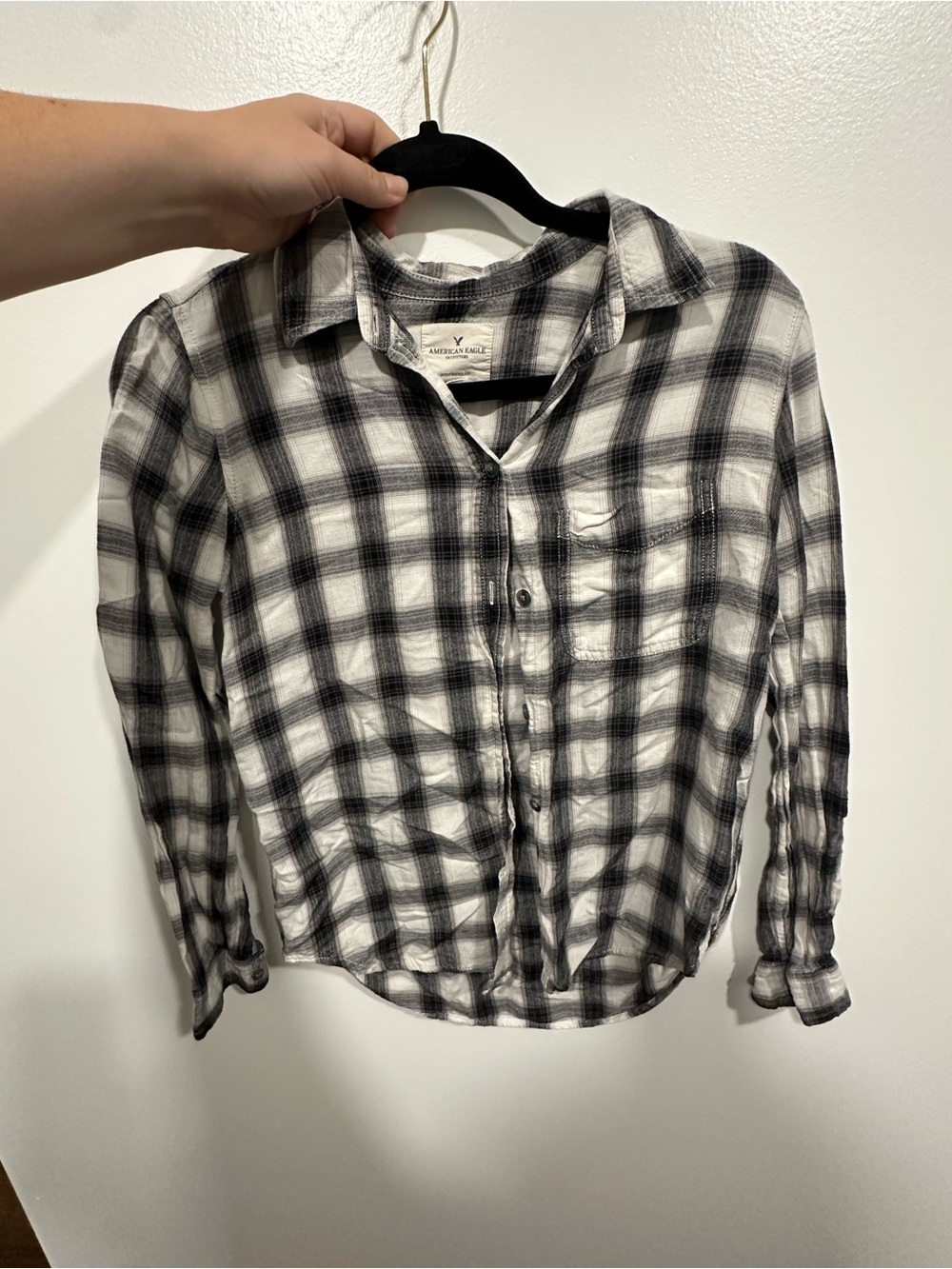 American Eagle Outfitters Black & White Plaid Button-Down